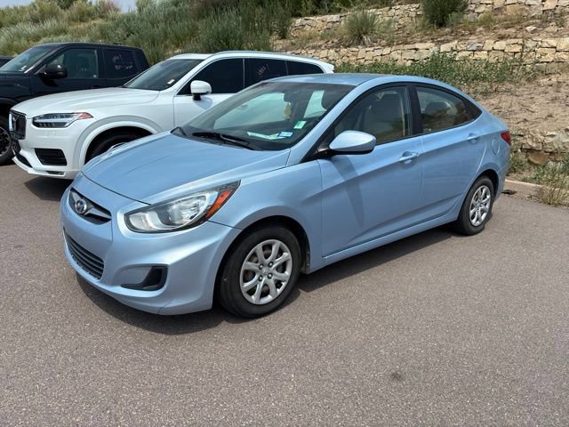 Used 2012 Hyundai Accent GLS FWD image 2