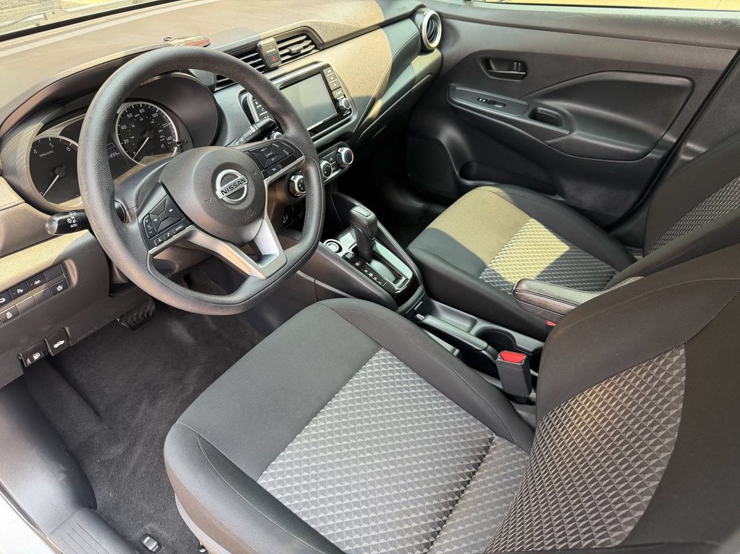 Used 2021 Nissan Versa S FWD image 2