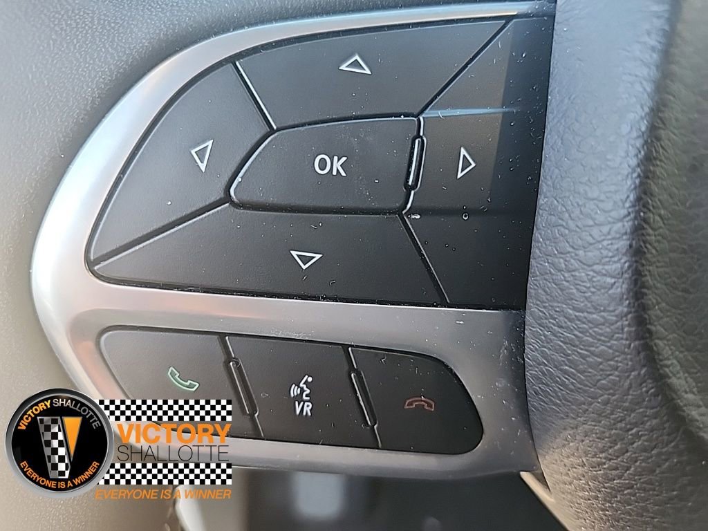 Certified 2023 Chrysler Pacifica Limited image 13