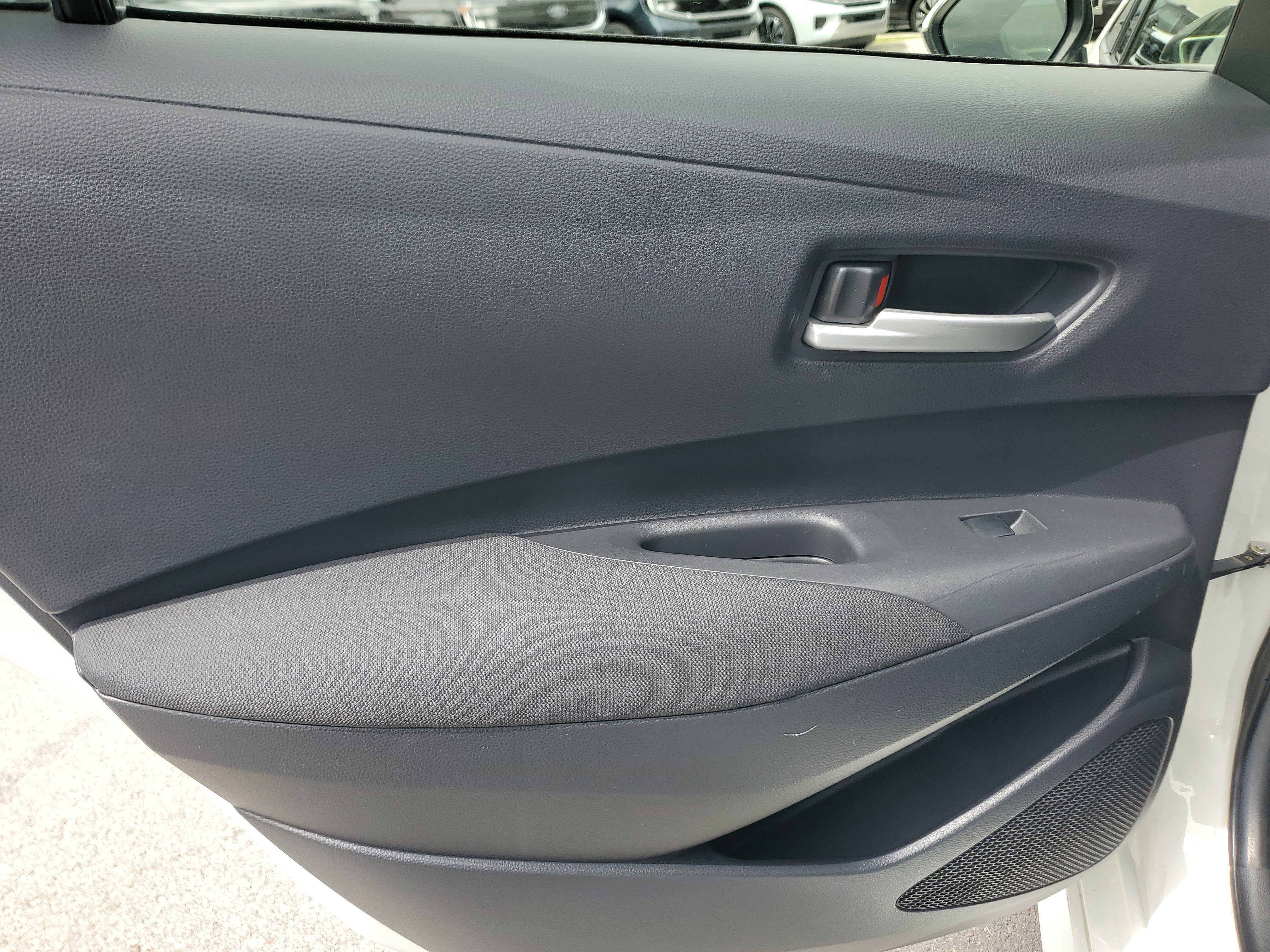 Used 2020 Toyota Corolla LE image 20