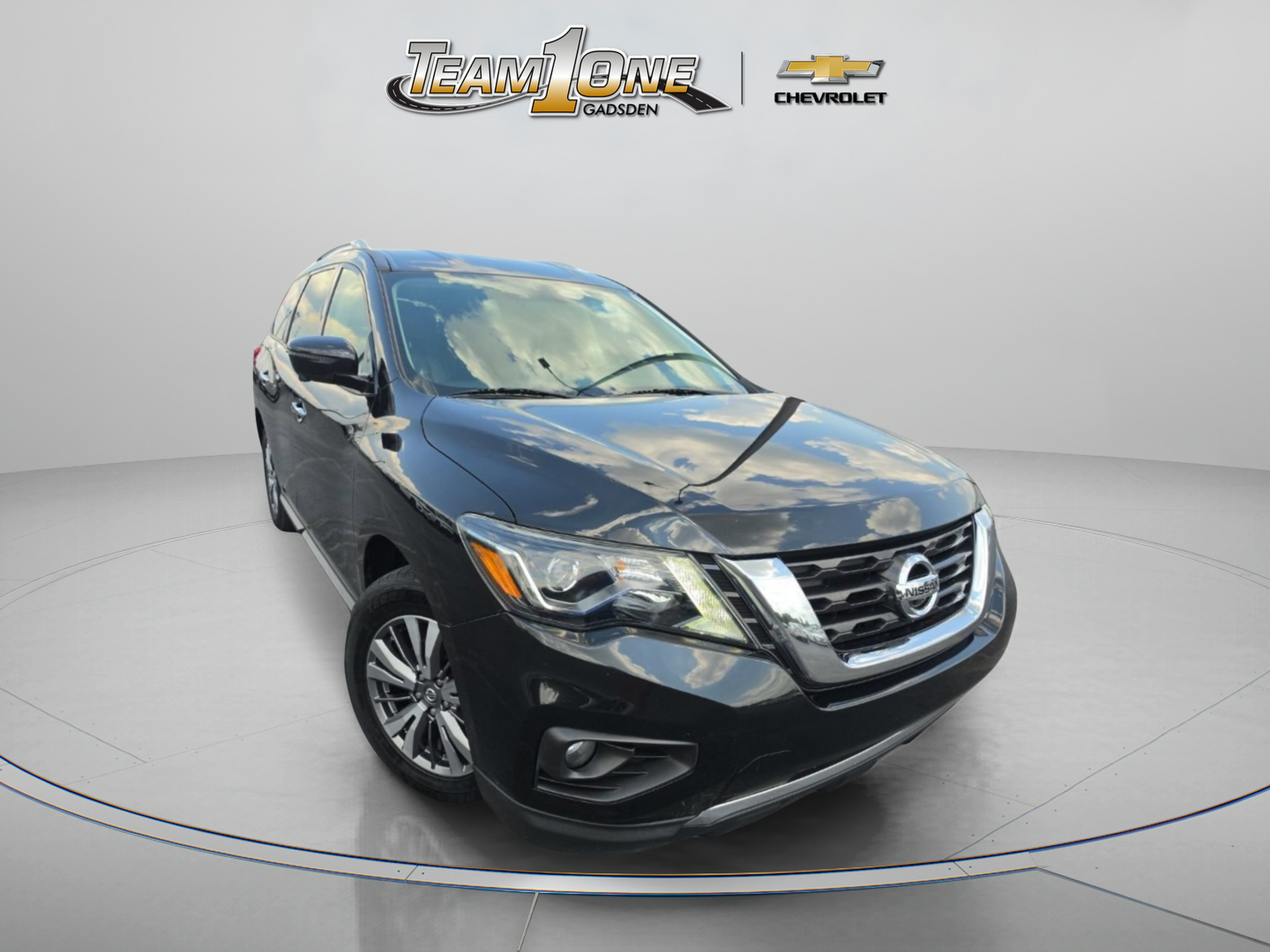 Used 2019 Nissan Pathfinder SL FWD image 1