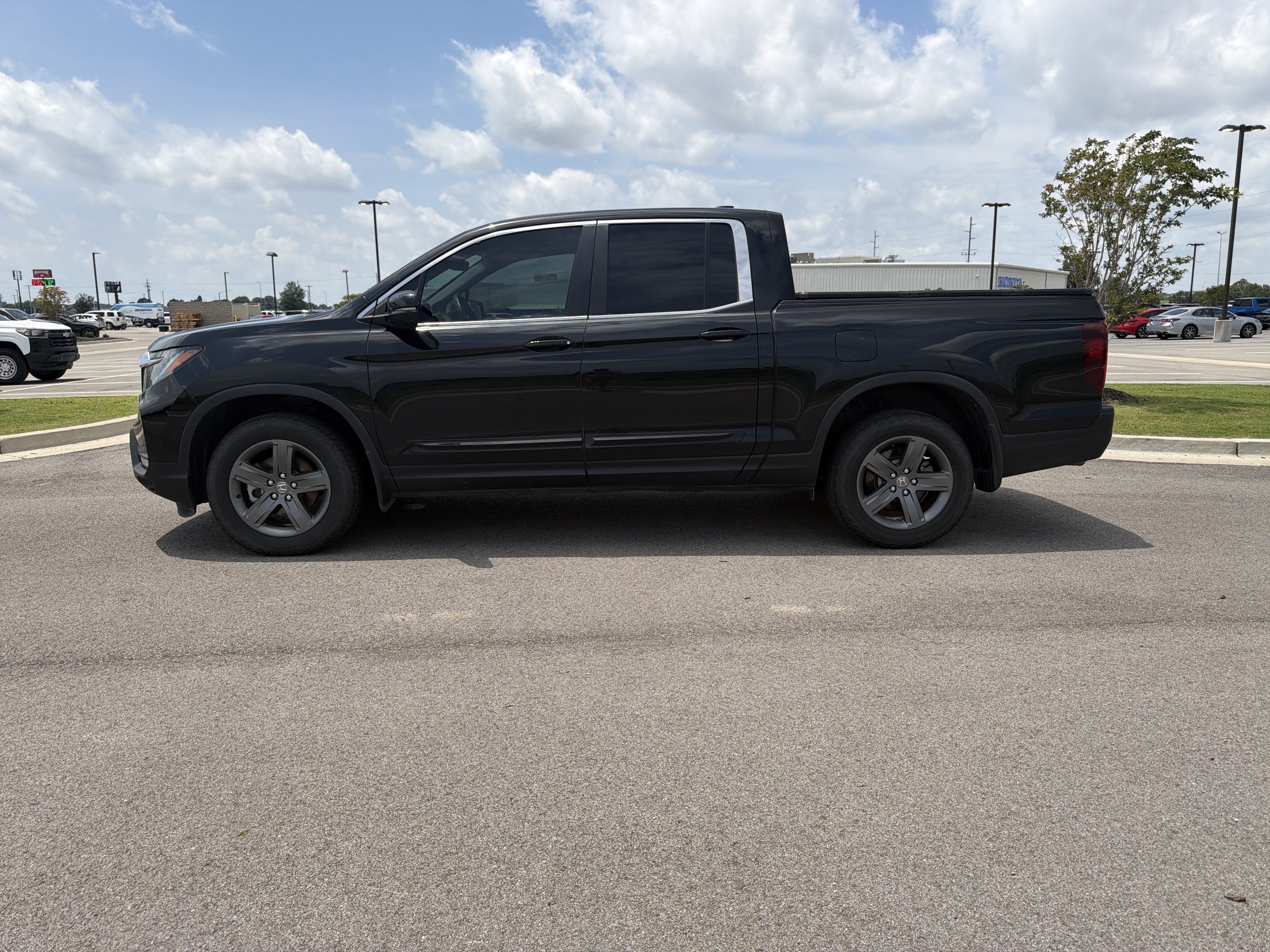 Certified 2023 Honda Ridgeline RTL image 2