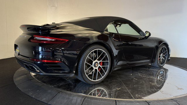 Used 2019 Porsche 911 Turbo image 40