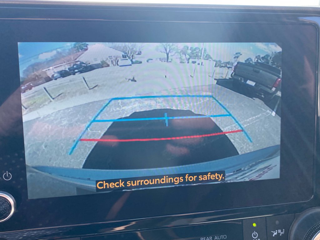 Used 2023 Toyota Highlander L image 25