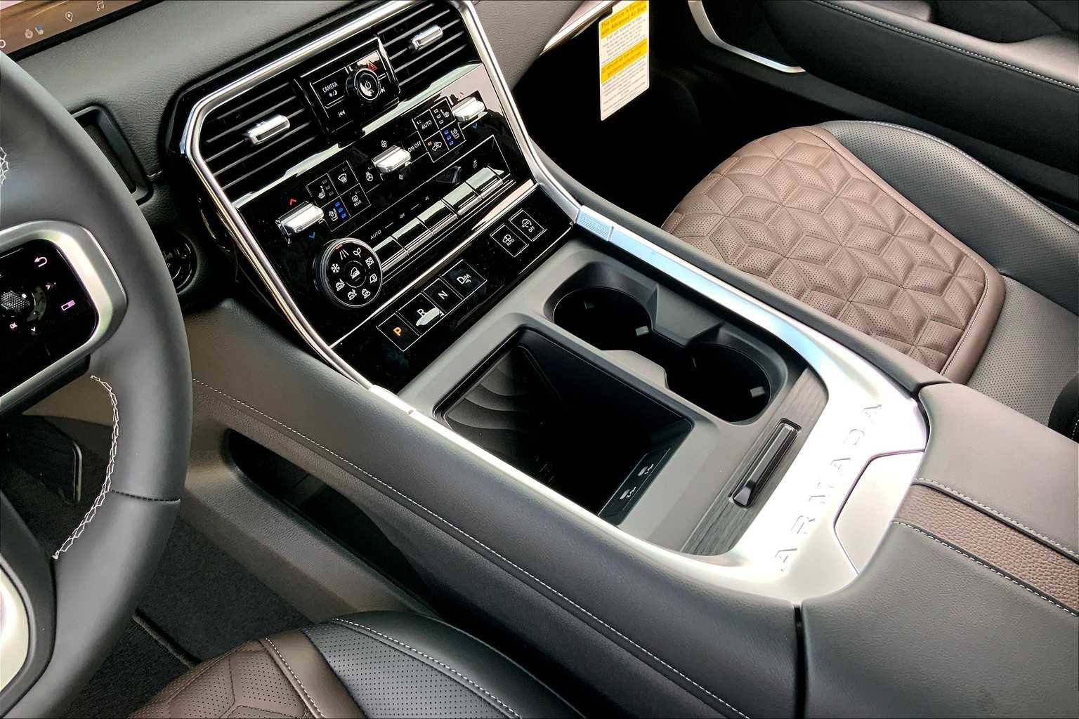 New 2025 Nissan Armada Platinum Reserve image 7