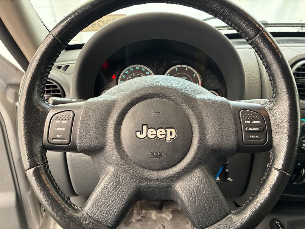 Used 2007 Jeep Liberty Sport AWD/4WD image 11