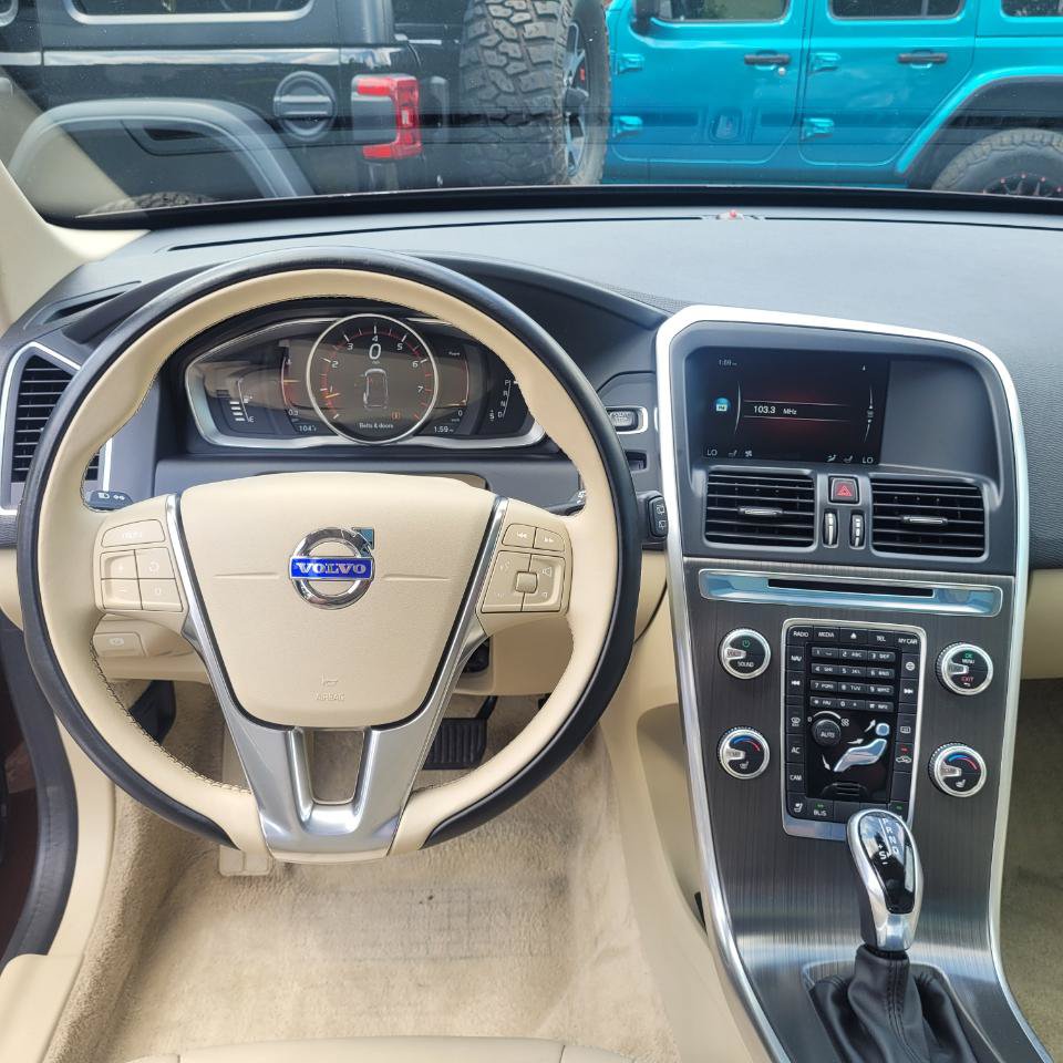 Used 2016 Volvo XC60 T5 Premier AWD/4WD image 16