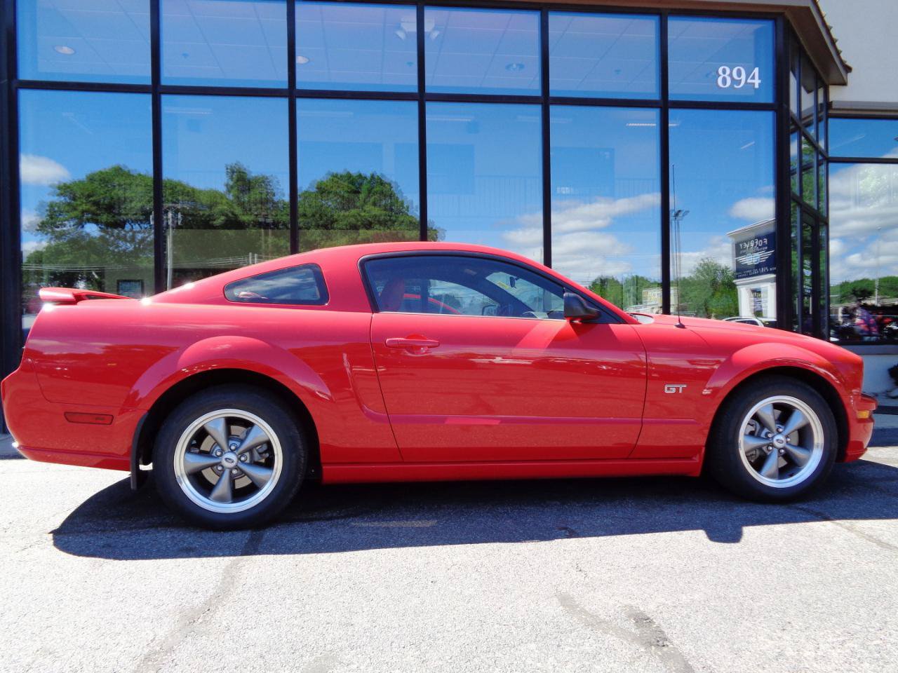 Used 2006 Ford Mustang GT RWD image 4