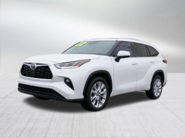 Used 2022 Toyota Highlander Limited image 7