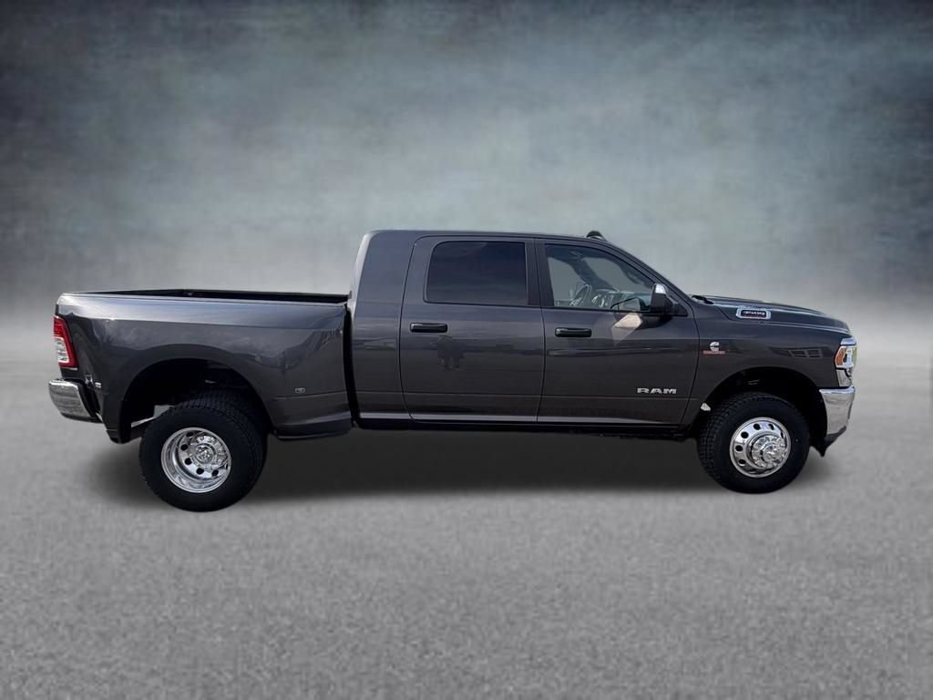 Used 2022 RAM 3500 Big Horn w/ Protection Group AWD/4WD image 7