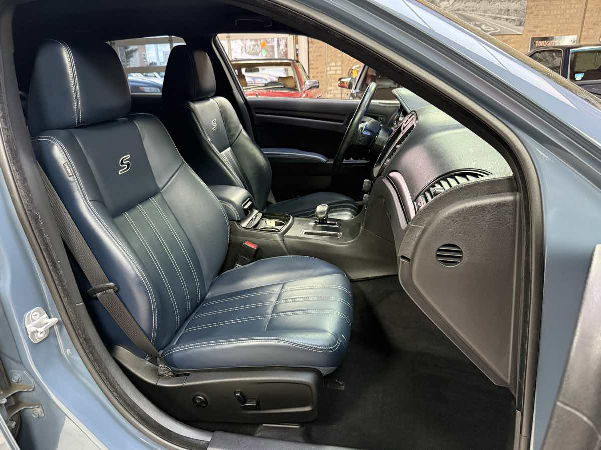 Used 2014 Chrysler 300 S w/ Luxury Group RWD image 23
