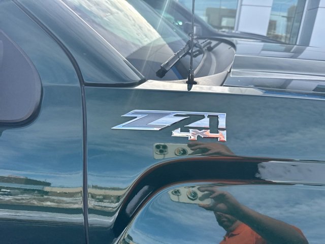 Used 2015 GMC Sierra 1500 SLE w/ SLE Value Package image 3