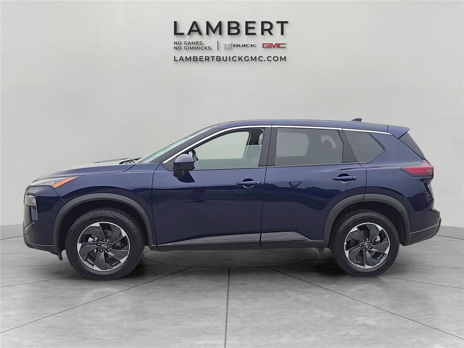Used 2025 Nissan Rogue SV FWD image 2