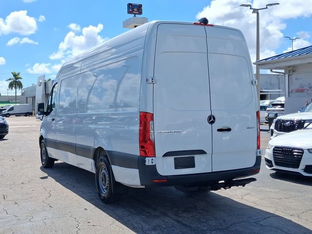 Used 2025 Mercedes-Benz Sprinter 2500 w/ Dashboard Charging Package image 3