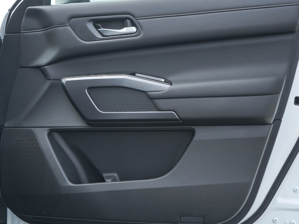 New 2026 Nissan Pathfinder SL AWD/4WD image 10