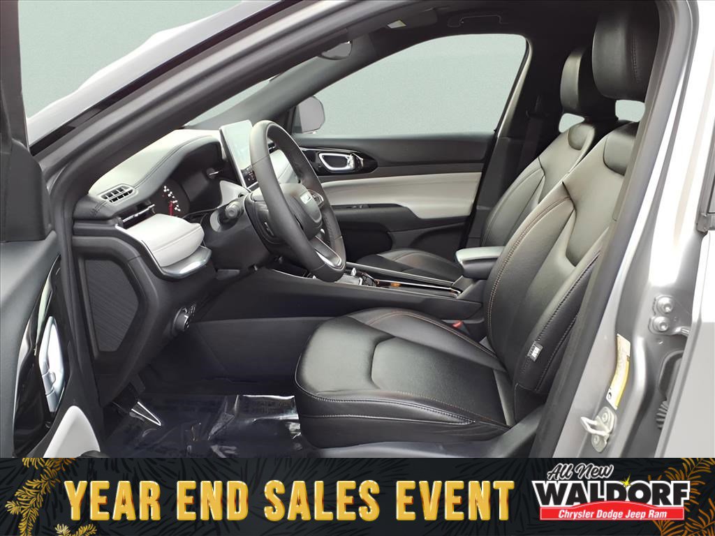 Used 2024 Jeep Compass Limited image 9