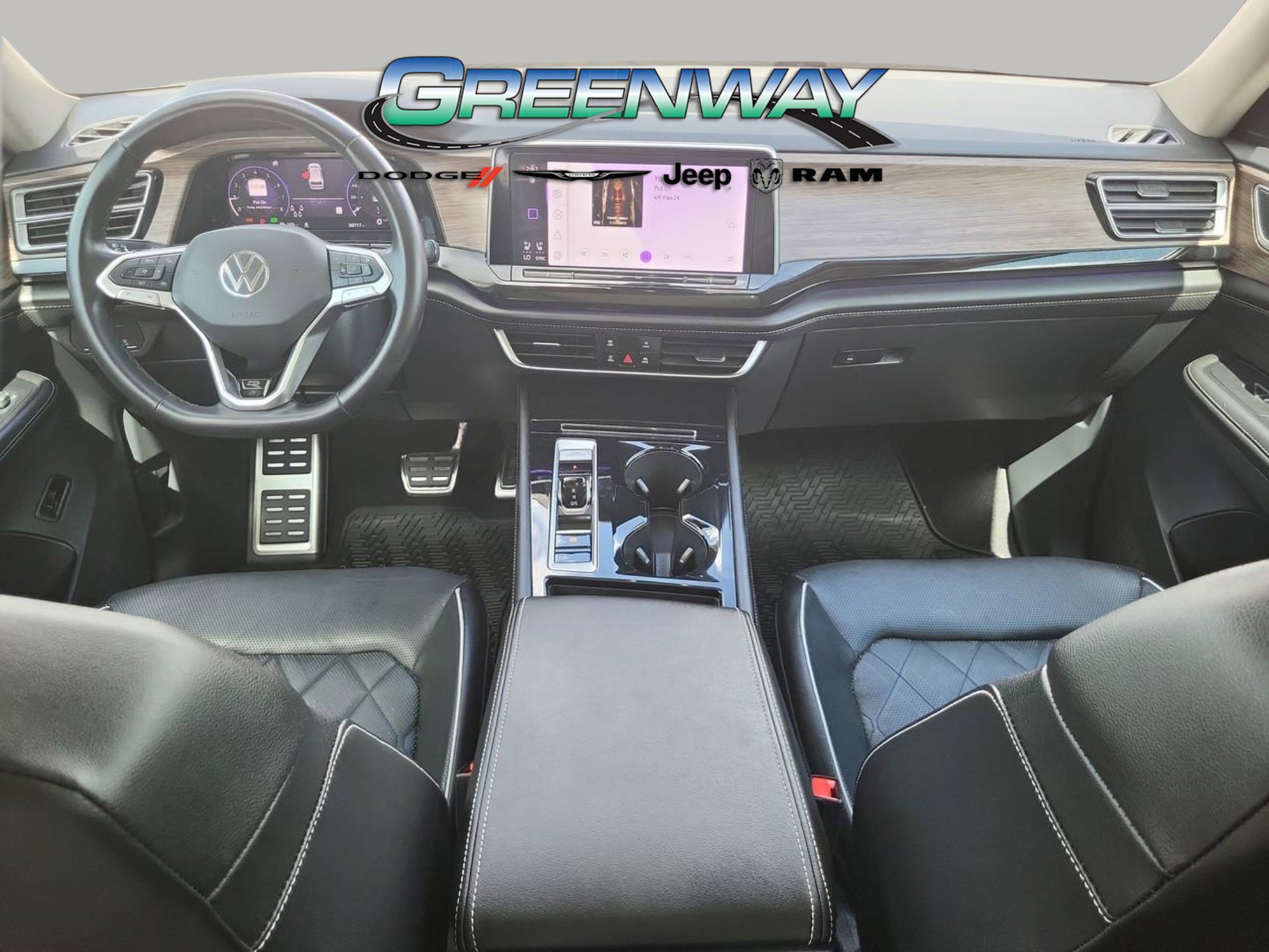 Used 2024 Volkswagen Atlas SEL Premium R-Line image 13