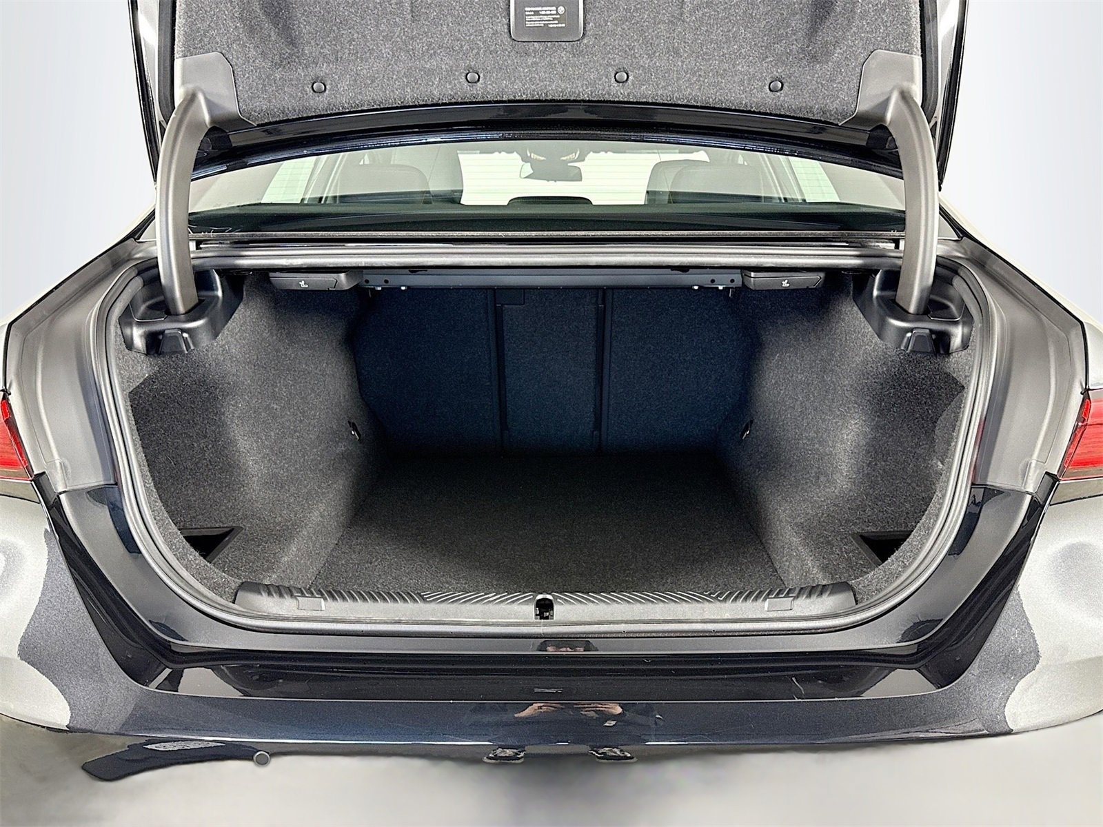 Used 2025 BMW 530i image 28