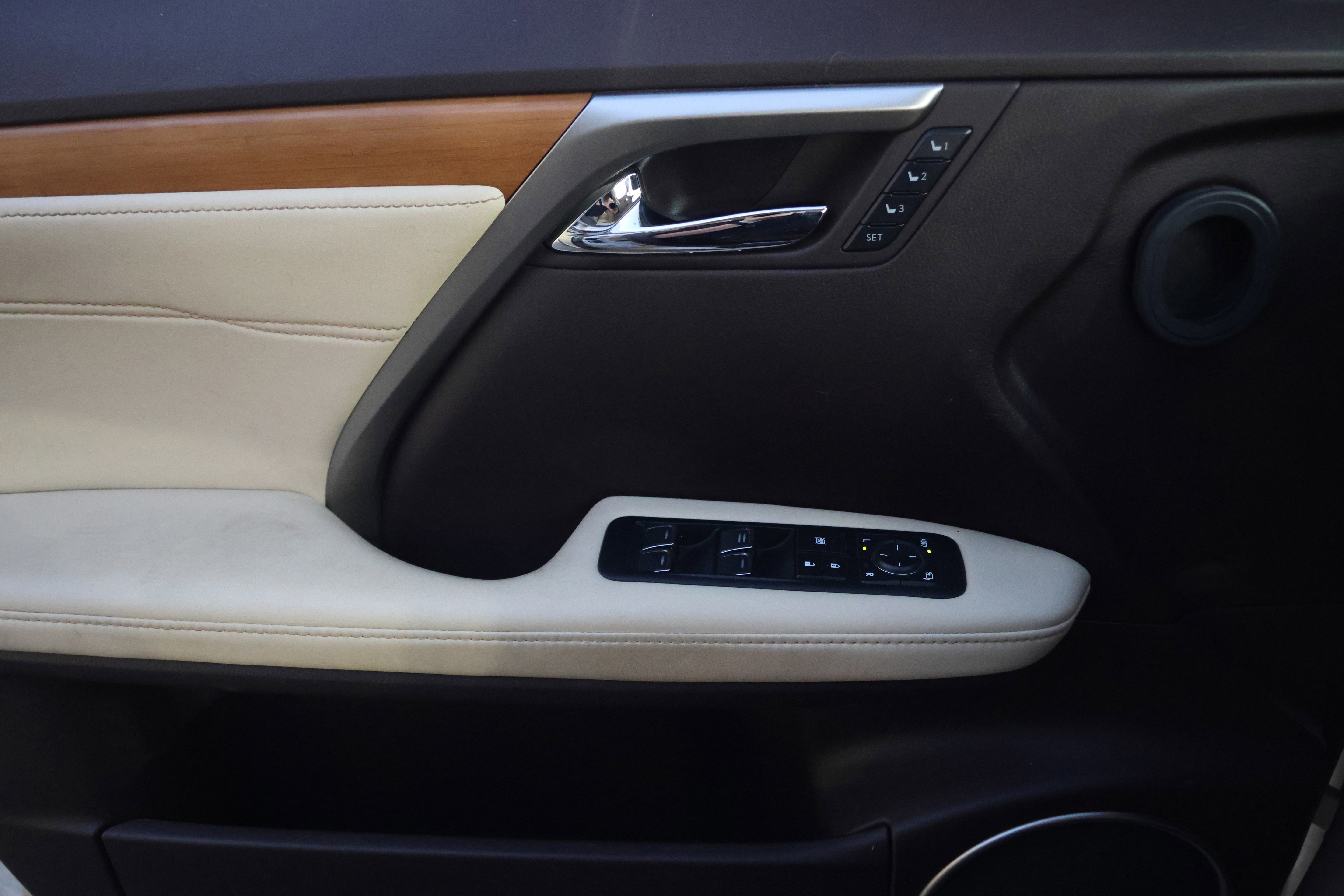 Used 2017 Lexus RX 350 FWD w/ Premium Package image 11