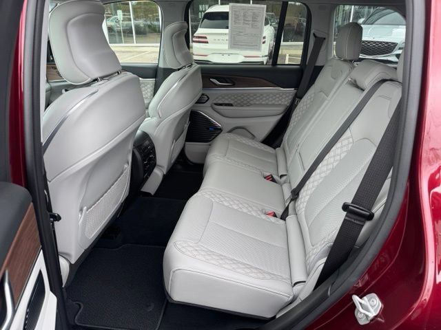 Used 2022 Jeep Grand Cherokee Summit w/ MOPAR Finishing Package AWD/4WD image 39