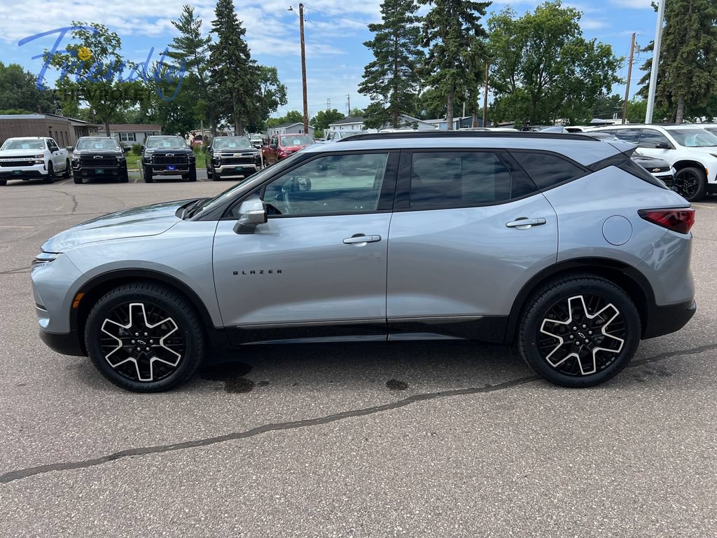 Used 2023 Chevrolet Blazer RS w/ Driver Confidence II Package AWD/4WD image 2
