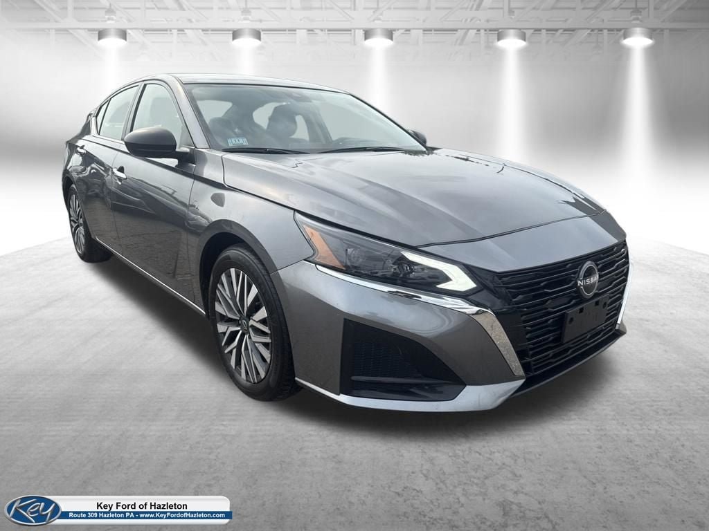 Used 2024 Nissan Altima 2.5 SV FWD image 1