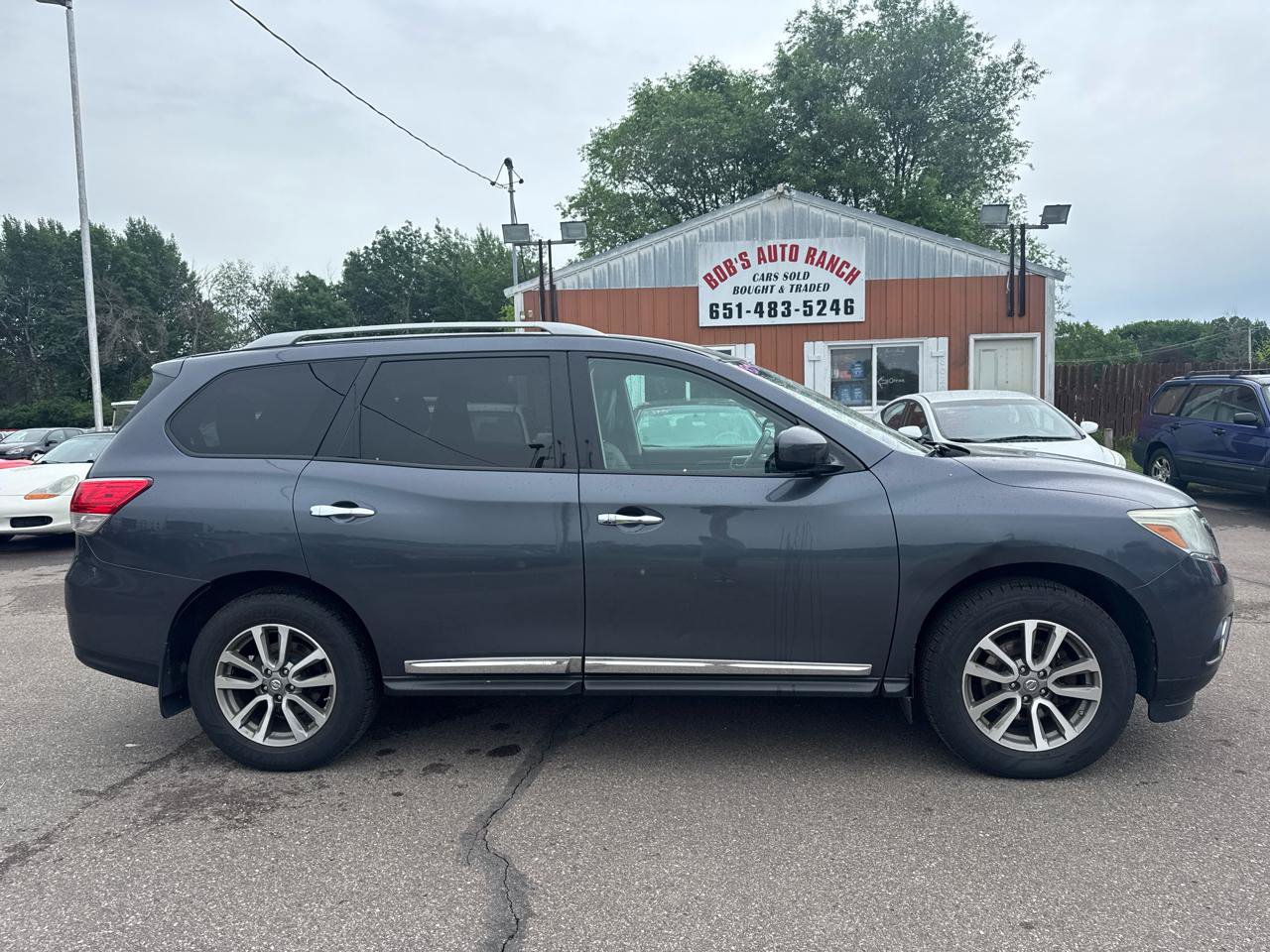 Used 2013 Nissan Pathfinder SL AWD/4WD image 4