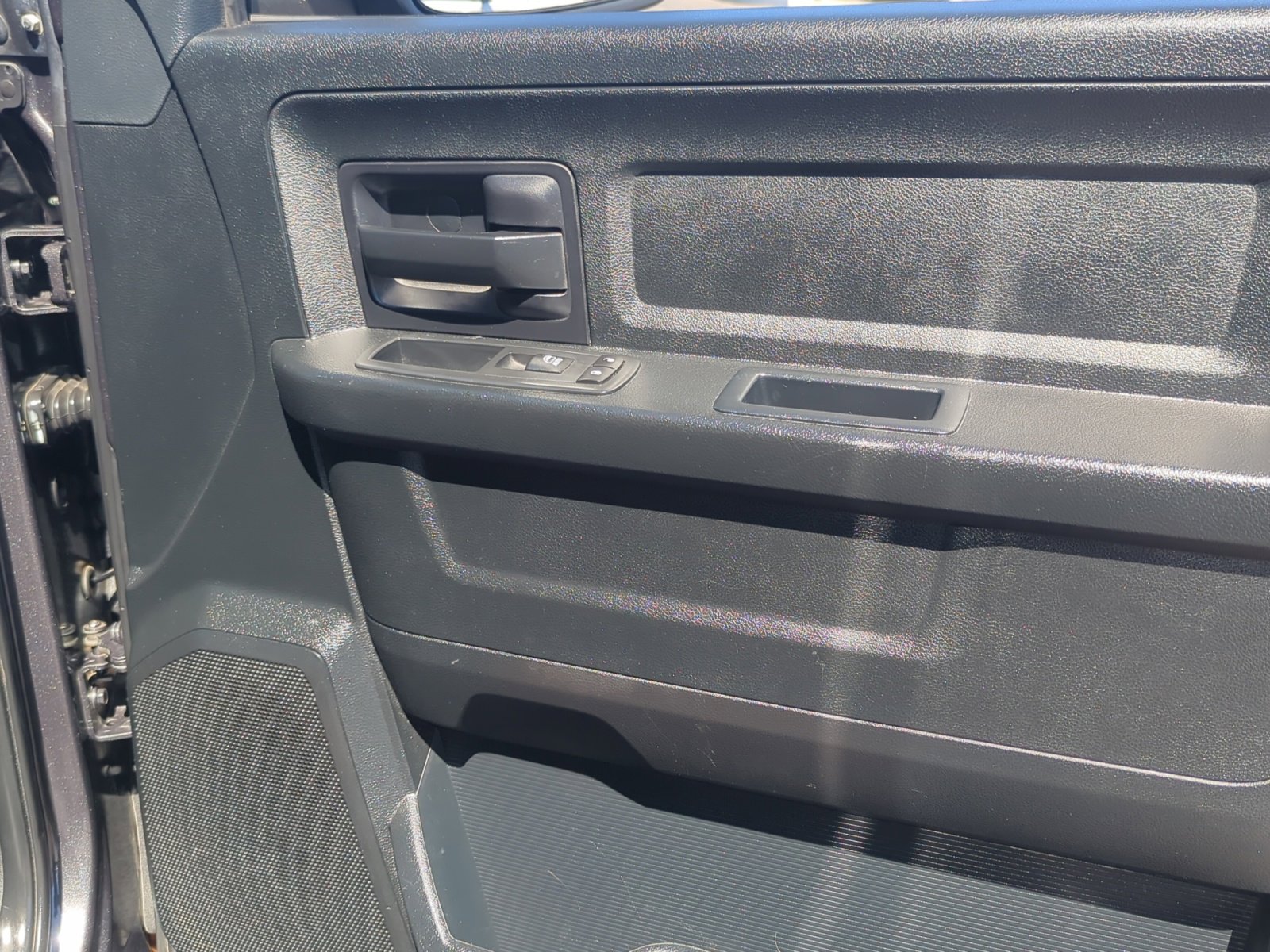 Used 2017 RAM 1500 Express image 16