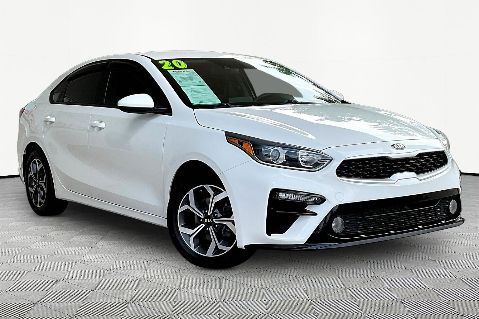 Used 2020 Kia Forte LXS FWD image 3