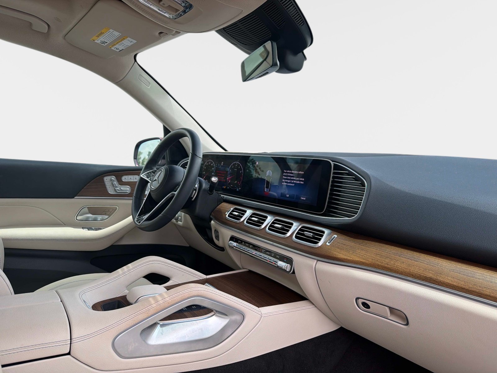 Used 2024 Mercedes-Benz GLE 350 4MATIC w/ Winter Package image 26