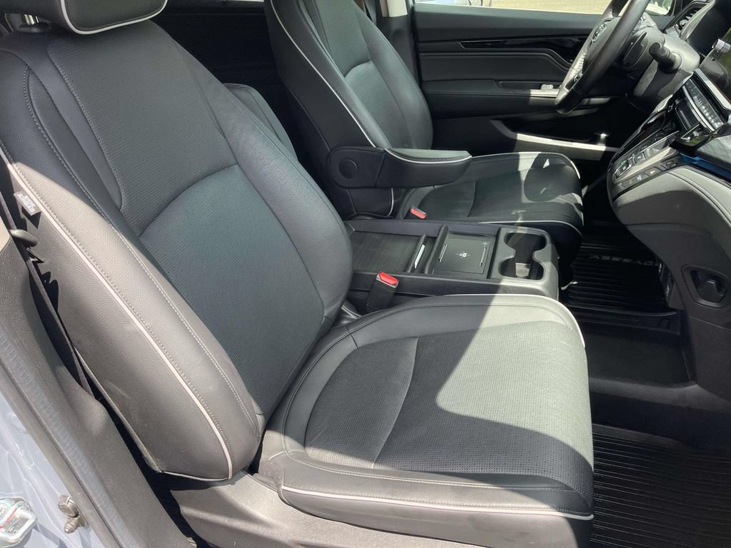 Used 2025 Honda Odyssey Elite image 32