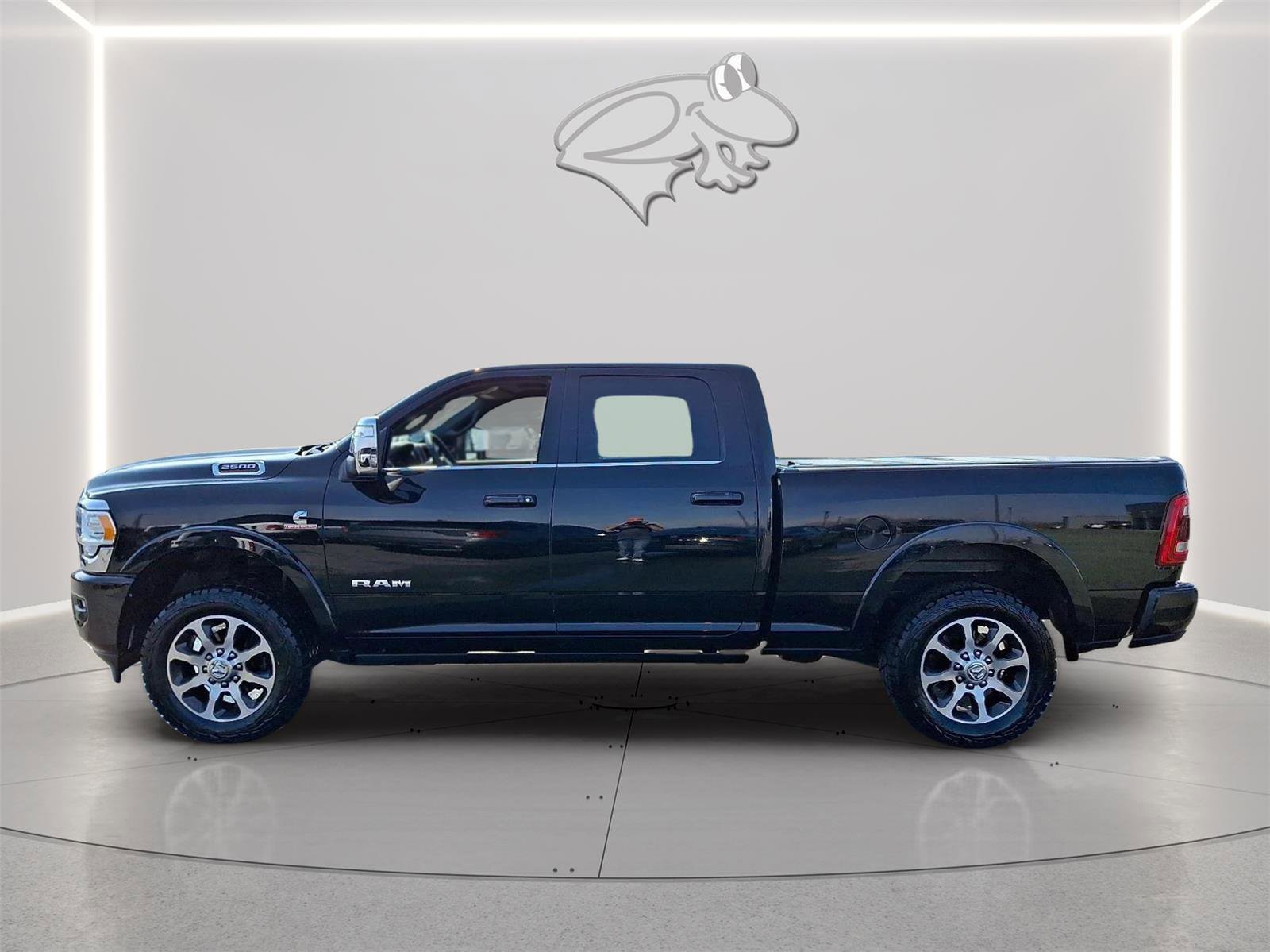 Used 2024 RAM 2500 Limited w/ Safety Group AWD/4WD image 3