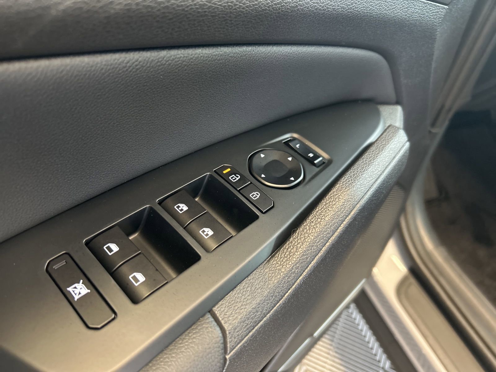 New 2026 Kia Sportage EX image 16