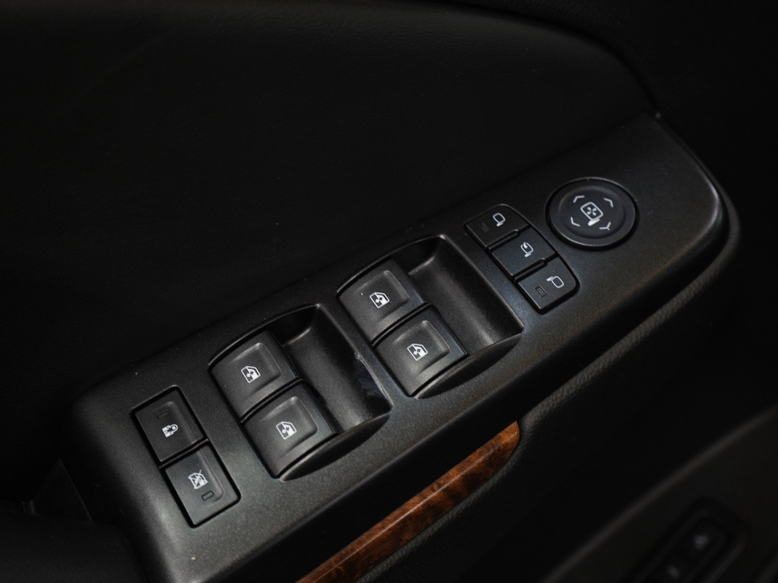 Used 2016 Chevrolet Suburban LTZ AWD/4WD image 26
