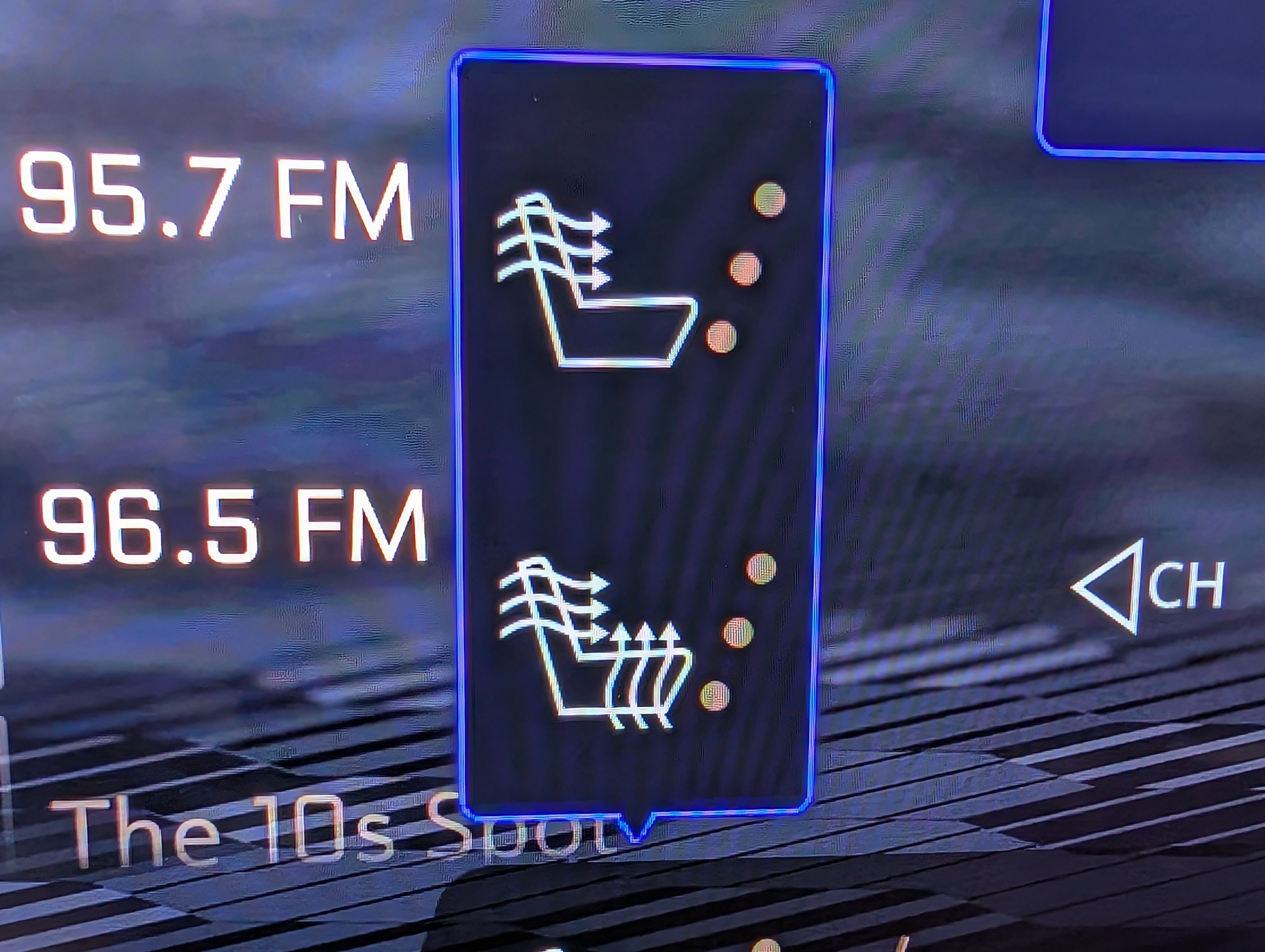 Used 2025 Chevrolet Suburban Z71 w/ Comfort Package image 34