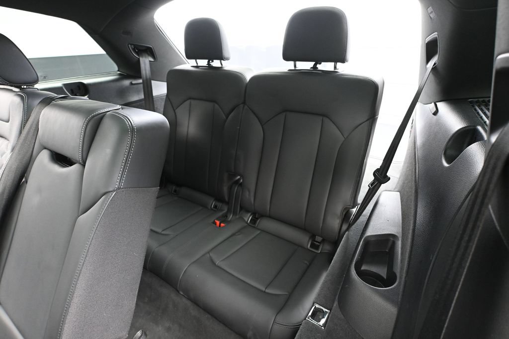 Used 2021 Audi SQ7 Premium Plus w/ Executive Package AWD/4WD image 39