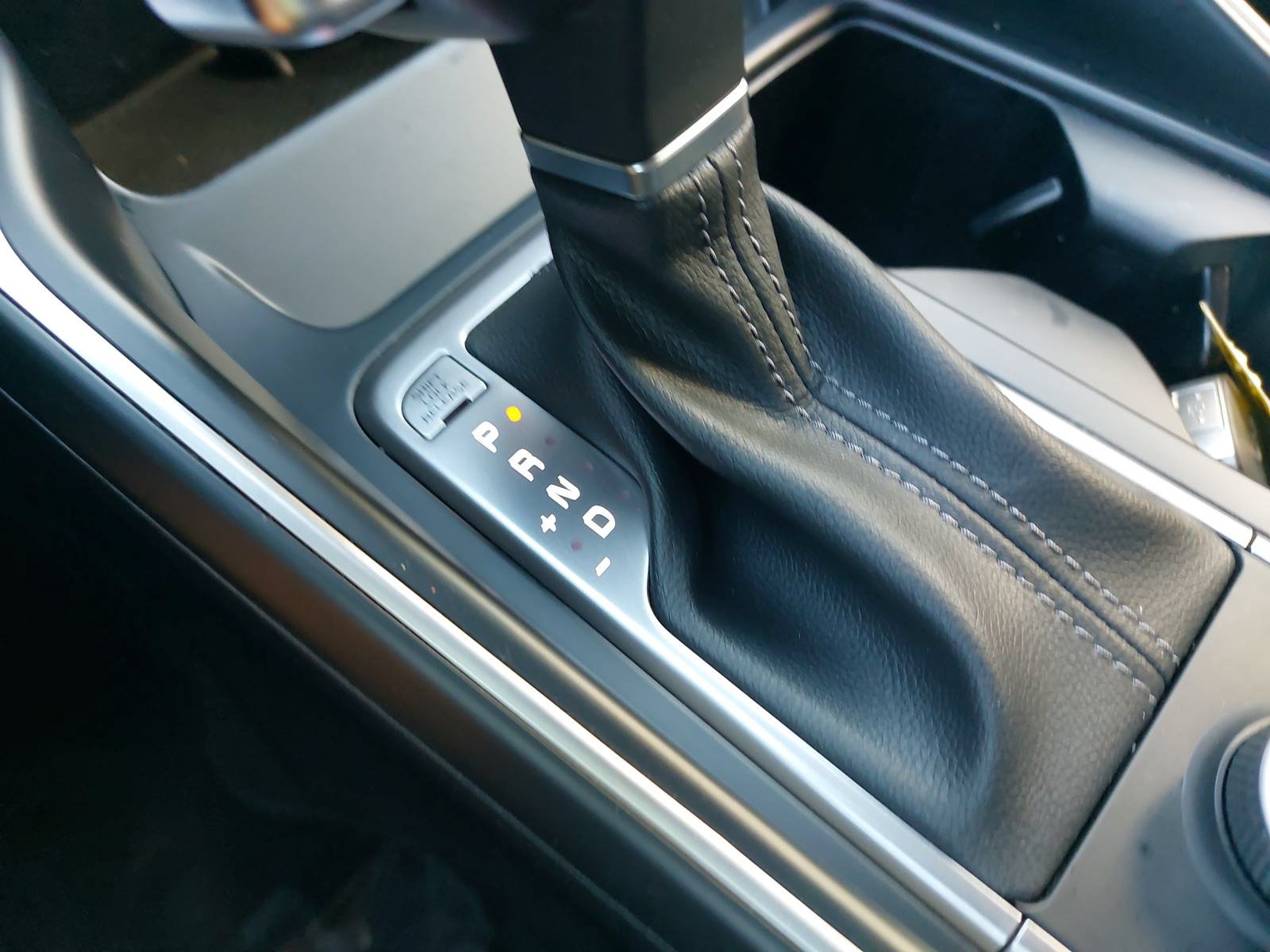 Used 2024 Kia Sorento S w/ Panoramic Sunroof Package FWD image 24