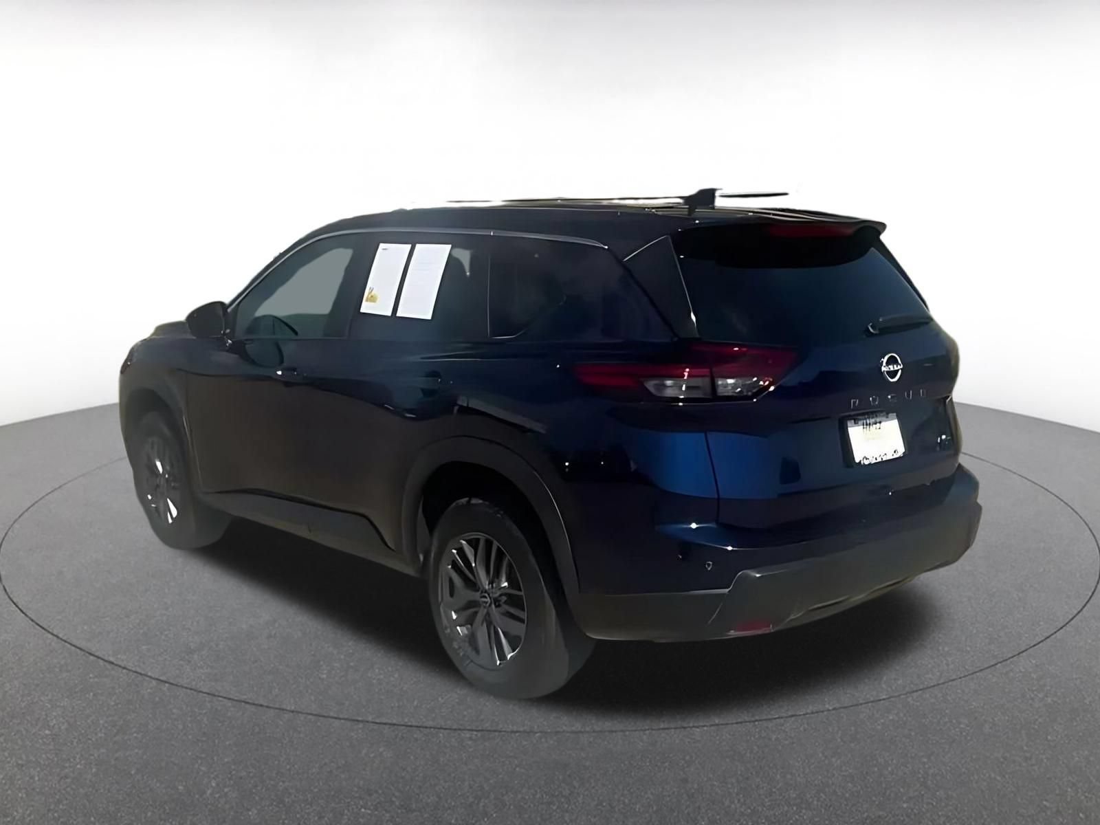 Used 2026 Nissan Rogue SV AWD/4WD image 9