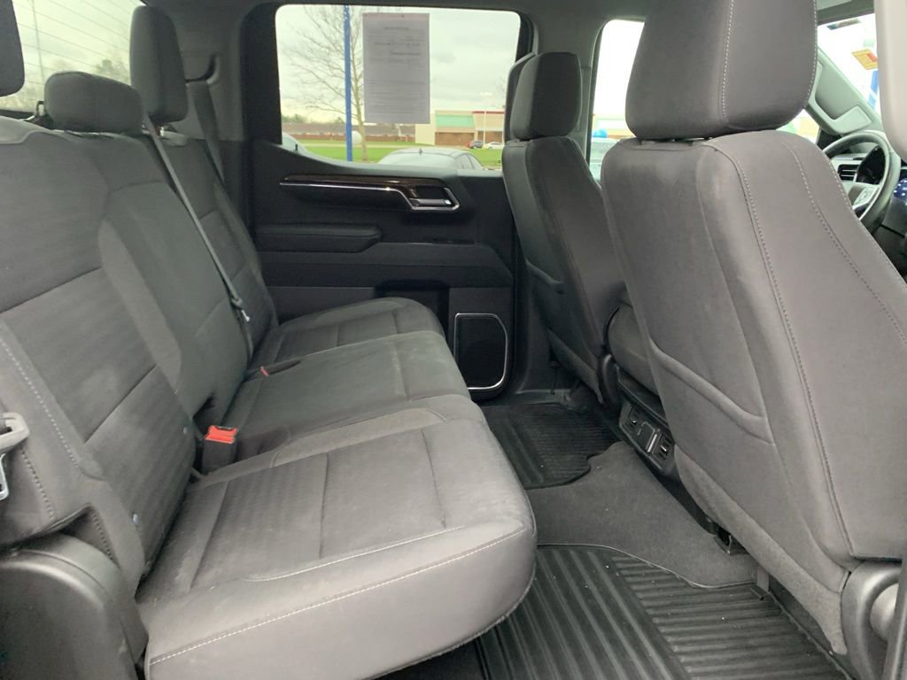 Used 2023 Chevrolet Silverado 1500 LT AWD/4WD image 14