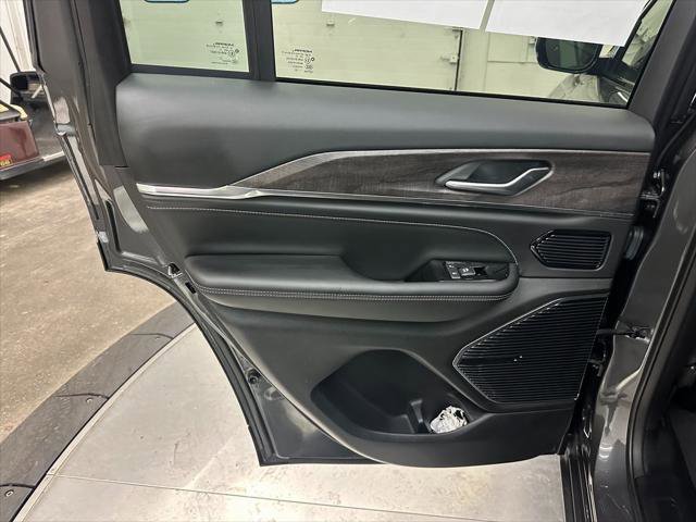 Certified 2022 Jeep Grand Cherokee Overland image 27