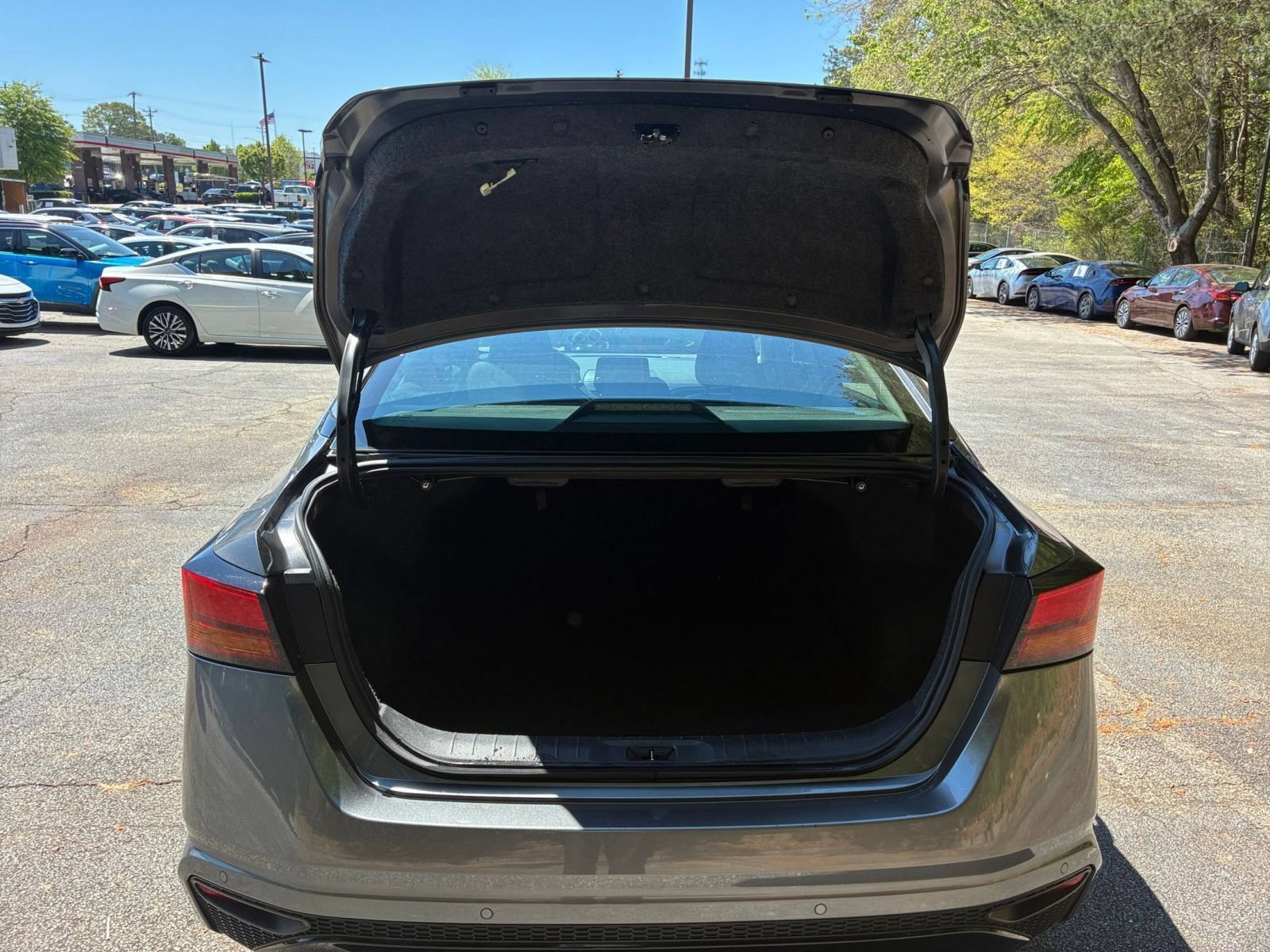 Used 2025 Nissan Altima 2.5 SR FWD image 33