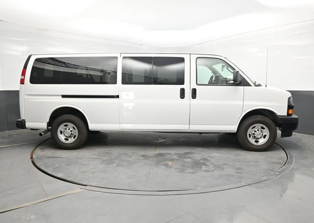 Used 2024 Chevrolet Express 3500 LS RWD image 8