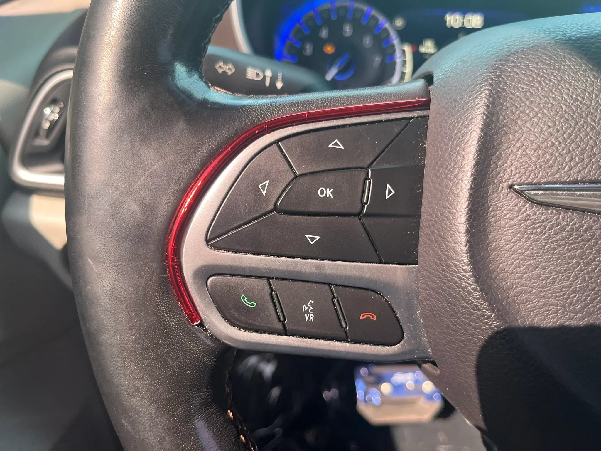 Used 2018 Chrysler Pacifica Touring-L Plus FWD image 17