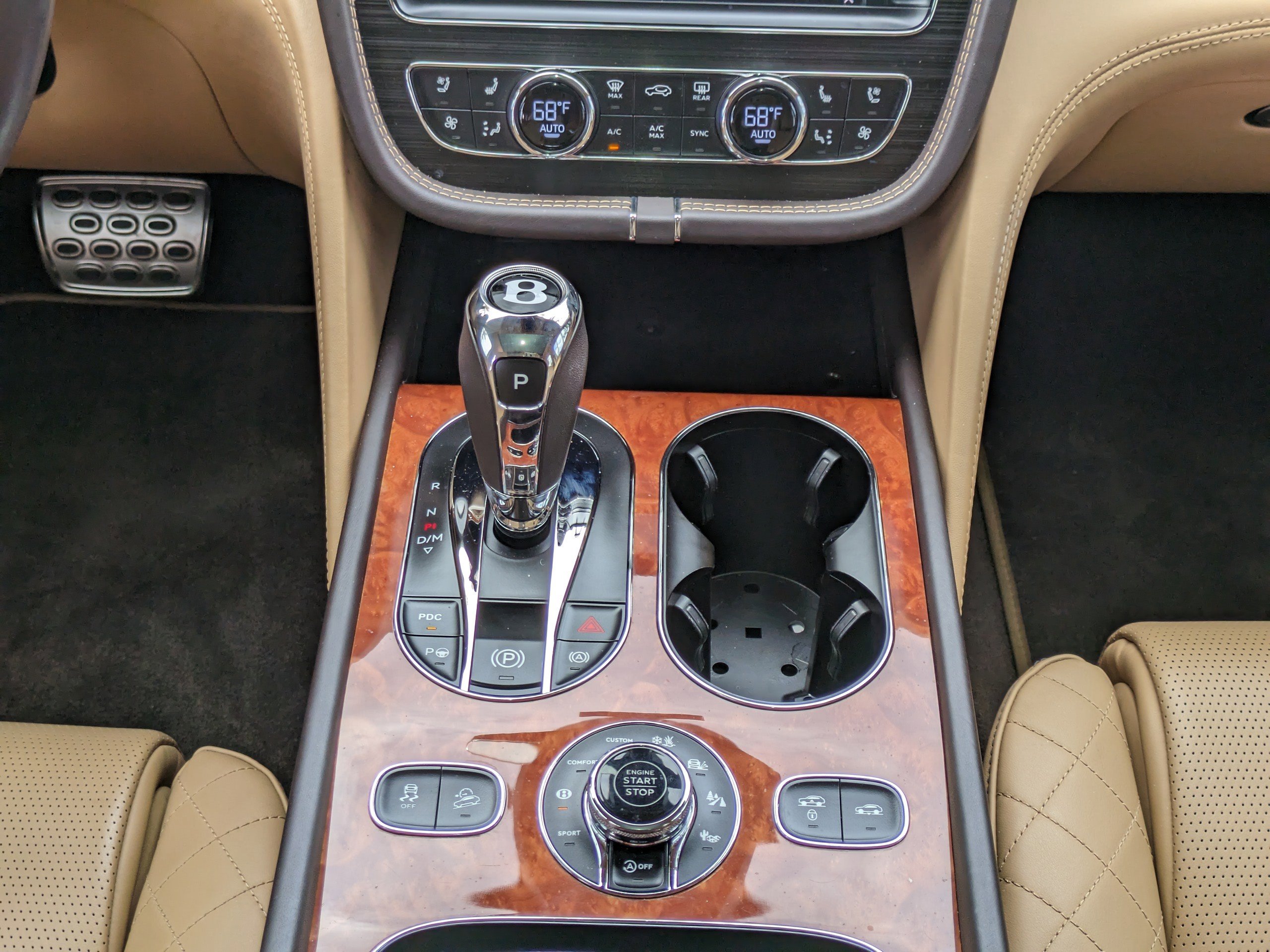 Used 2018 Bentley Bentayga AWD/4WD image 21