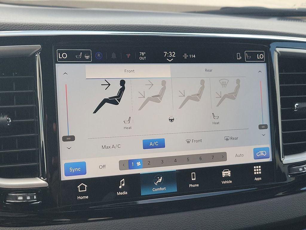 New 2026 Chrysler Voyager LX image 32