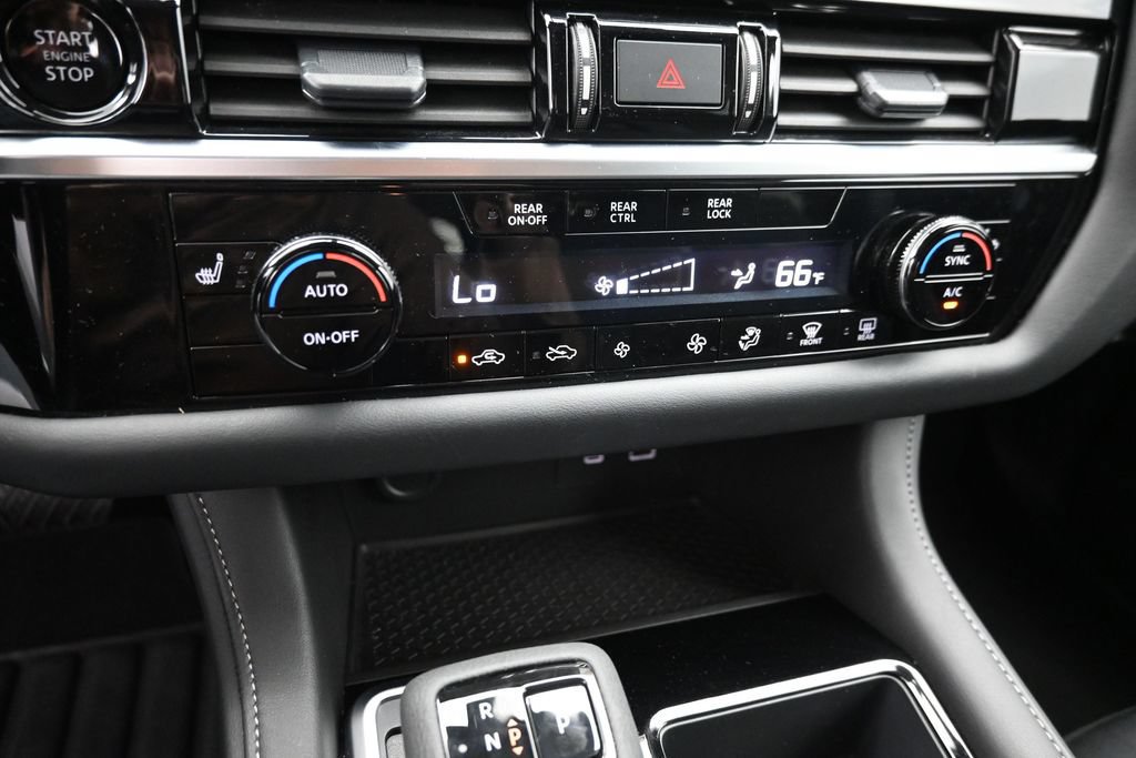 Used 2025 Nissan Pathfinder SV AWD/4WD image 18