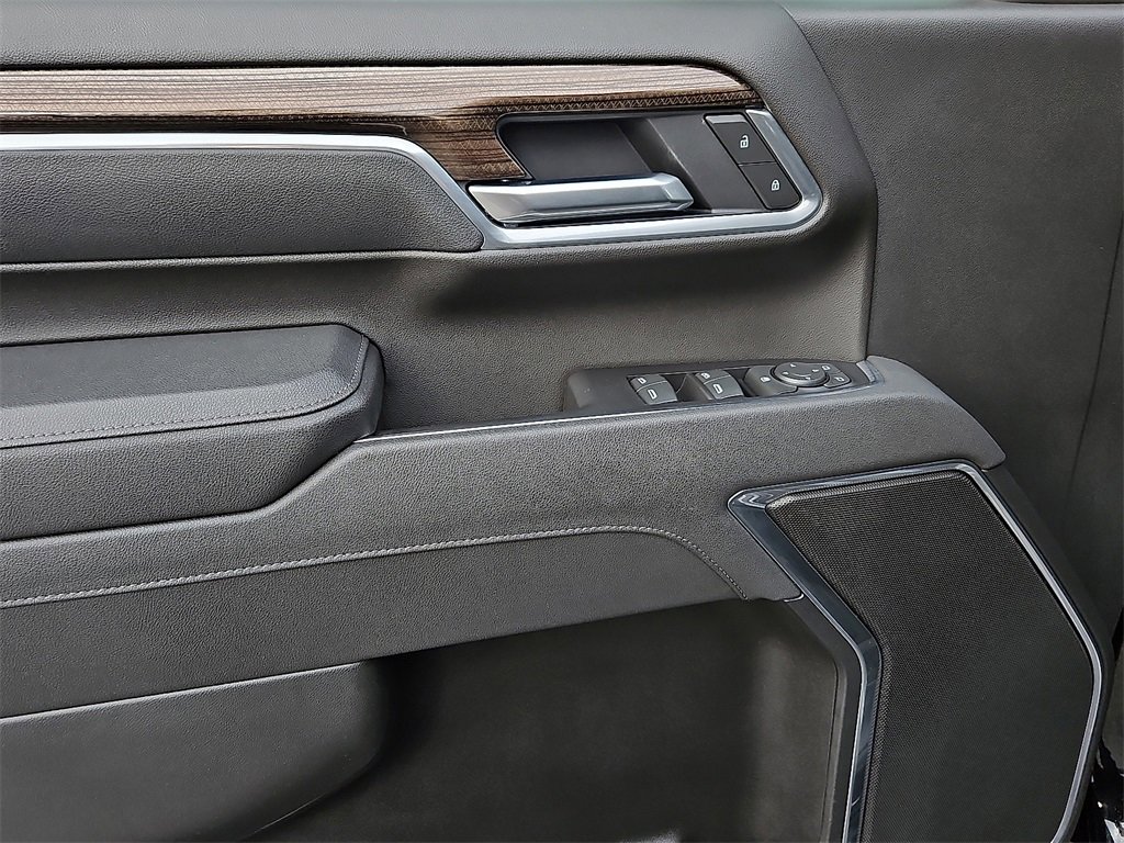 Used 2025 Chevrolet Silverado 2500 LT w/ Leather Package image 22