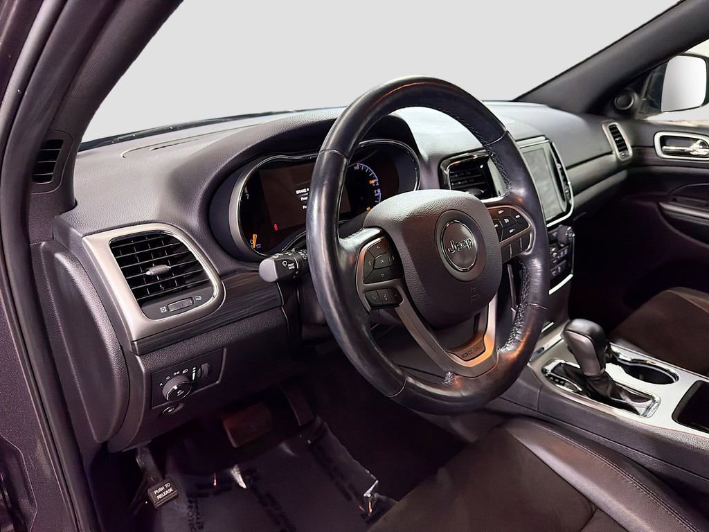Used 2020 Jeep Grand Cherokee Altitude RWD image 11