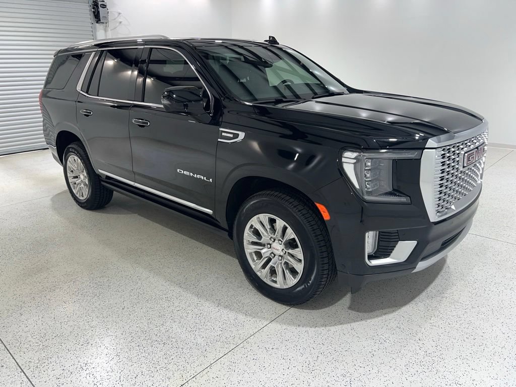 Used 2024 GMC Yukon Denali w/ Advanced Technology Package AWD/4WD image 7