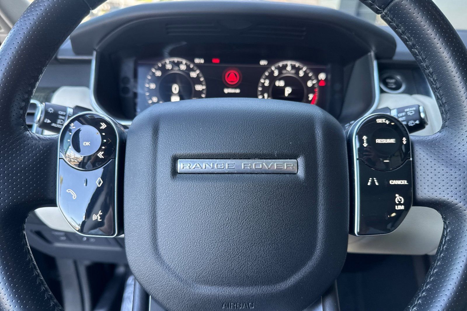 Used 2019 Land Rover Range Rover Sport HSE AWD/4WD image 27
